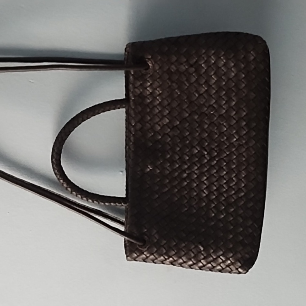 Elegant chocolate leather Woven Handbag